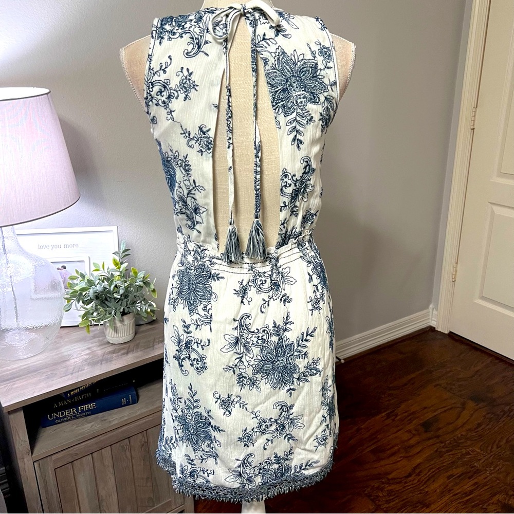 Chelsea & Violet Embroidered Fully Lined Dress Sz XS - Never Worn